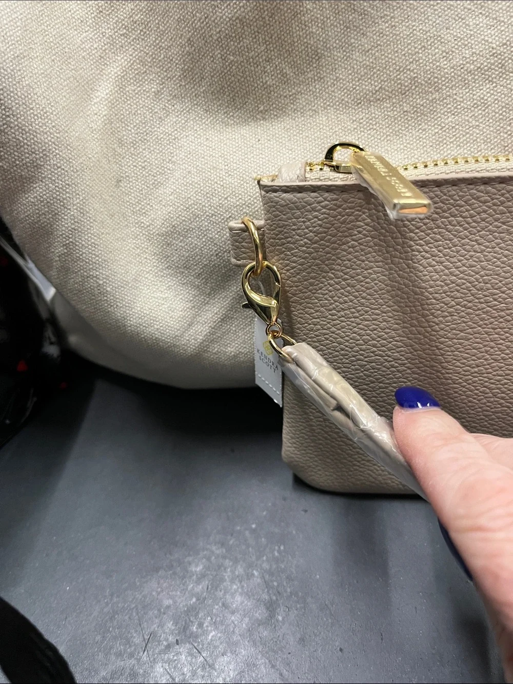NWT Kendra Scott Taupe Pebbled Faux Leather Wristlet with Gold Accents